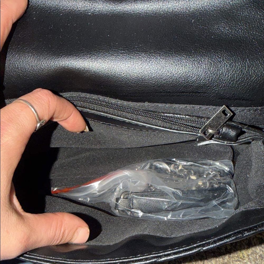 Black Quilted Leather Shoulder Bag - Picture 2 of 4